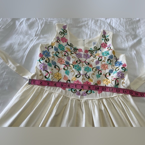 Creaciones Lizeth | Girls SZ 10 | Embroidered Floral Sleeveless Midi Dress Ivory - Picture 4 of 6